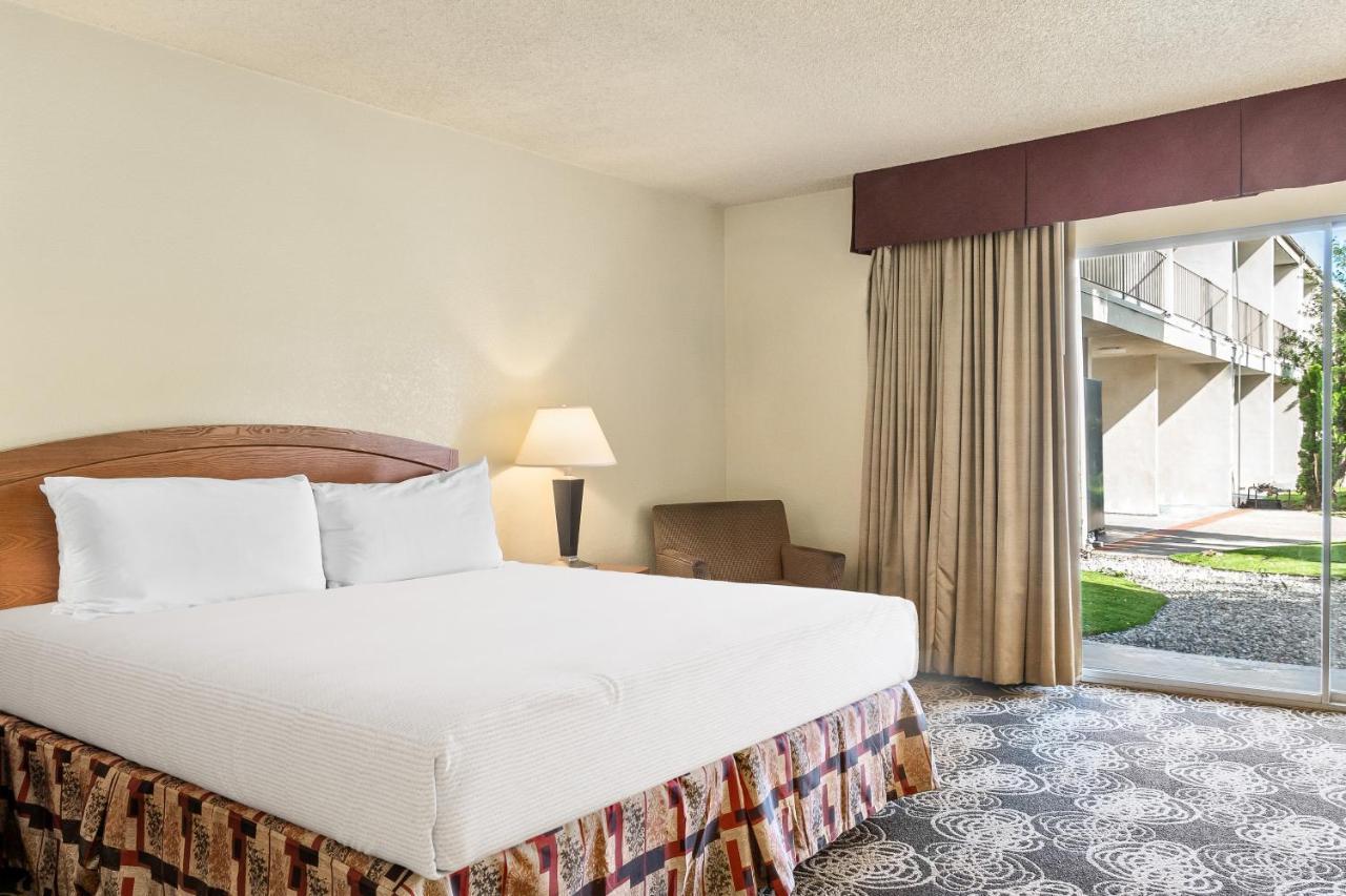 Golden Sails Hotel Лонг Бич Экстерьер фото